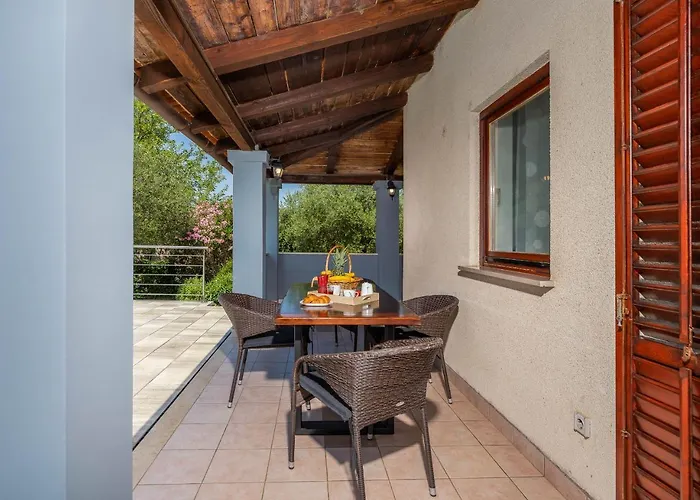 Casa Vian Πούλα