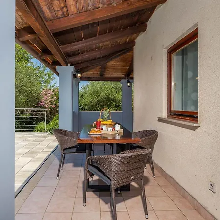 Casa Vian Pola